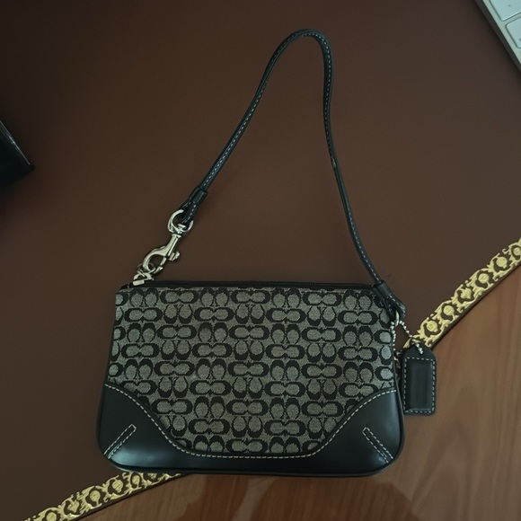 Coach Wristlet - Picture 7 of 7